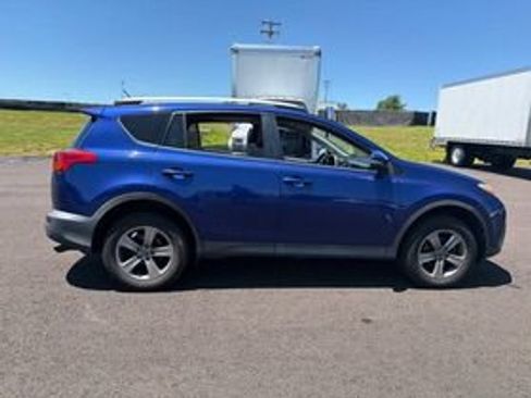 Used 2015 Toyota RAV4 XLE AWD/4WD image 4