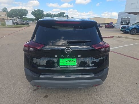 Used 2023 Nissan Rogue SV w/ SV Premium B Package image 4
