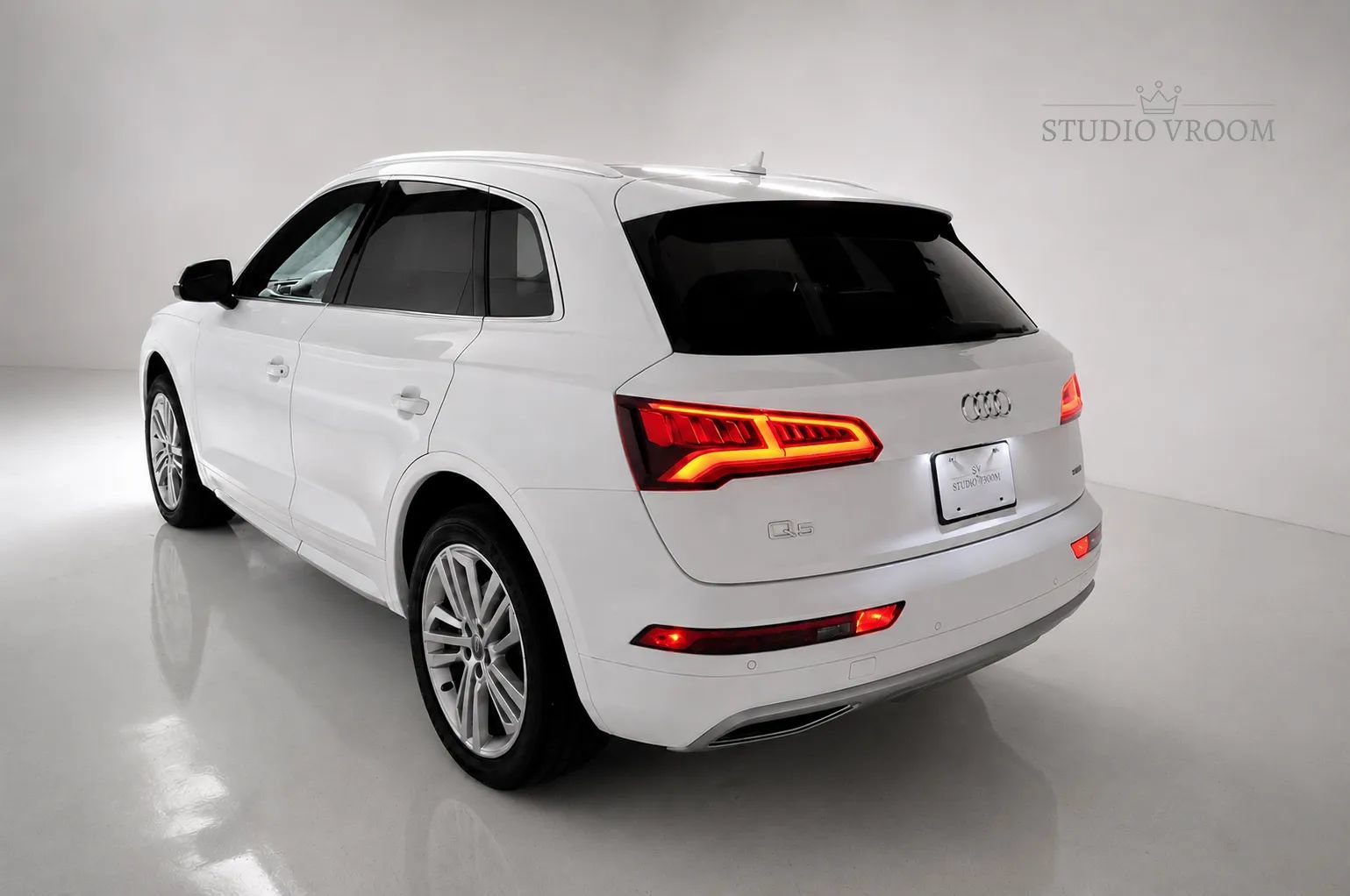 Used 2019 Audi Q5 2.0T Premium Plus w/ Premium Plus Package AWD/4WD image 5
