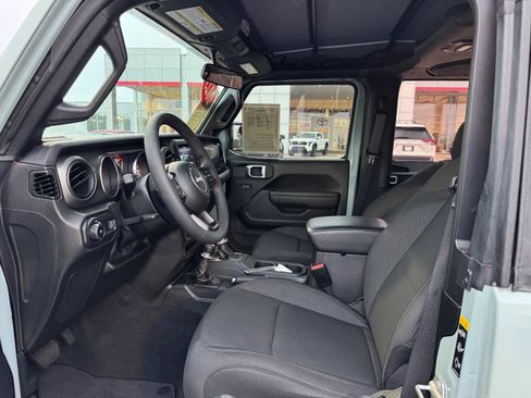 Used 2023 Jeep Wrangler Sport S image 7