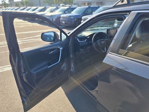 Used 2022 Toyota RAV4 Limited FWD image 39
