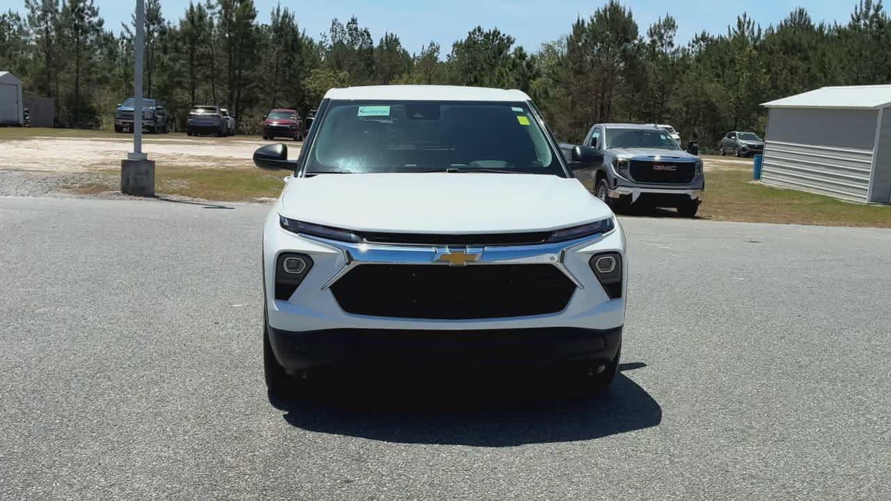 Used 2024 Chevrolet TrailBlazer LS w/ LS Convenience Package FWD image 3