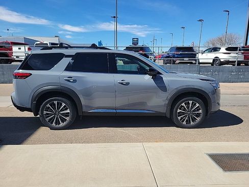 New 2026 Nissan Pathfinder Platinum w/ Cargo Package AWD/4WD image 8