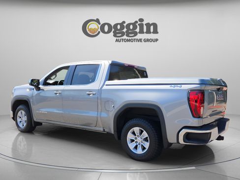 Used 2023 GMC Sierra 1500 SLE AWD/4WD image 3