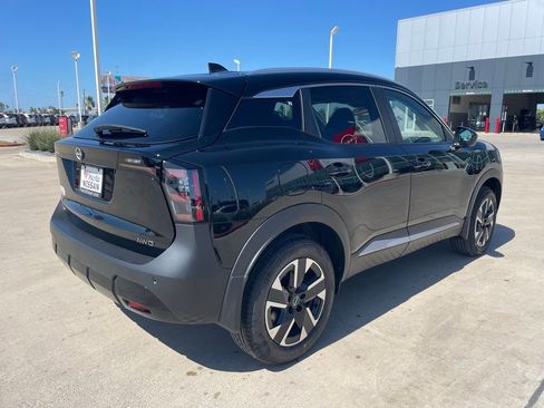 New 2025 Nissan Kicks SV w/ SV Premium Package image 3