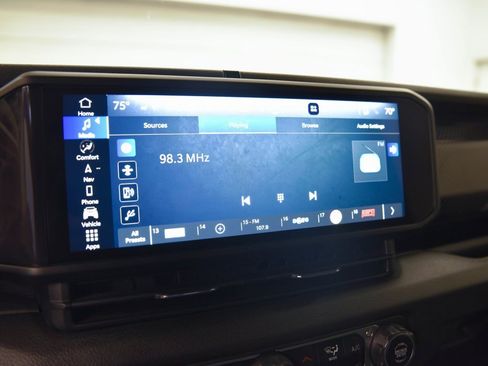 Used 2024 Jeep Gladiator Willys image 17