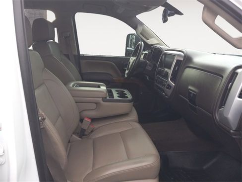 Used 2015 GMC Sierra 2500 SLT w/ Suspension Package, Off-Road image 15