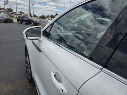 Used 2022 Lincoln Nautilus Reserve AWD/4WD image 41