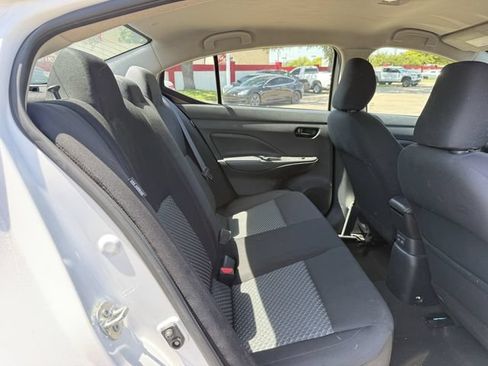 Used 2022 Nissan Versa S FWD image 28