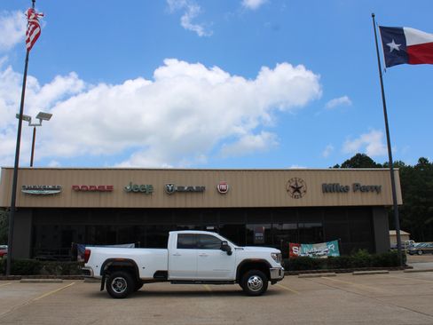 Used 2022 GMC Sierra 3500 SLE w/ SLE Convenience Package AWD/4WD image 5