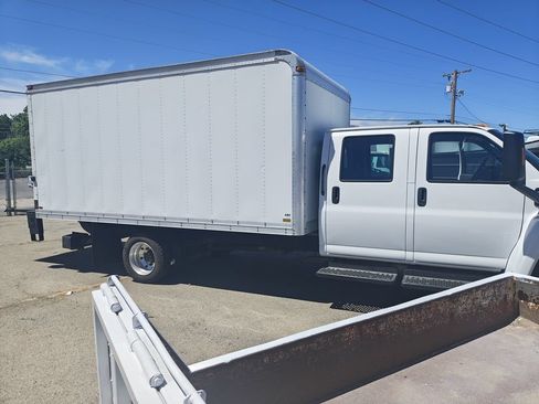 Used 2004 Chevrolet Kodiak C4500 2WD Crew Cab image 7