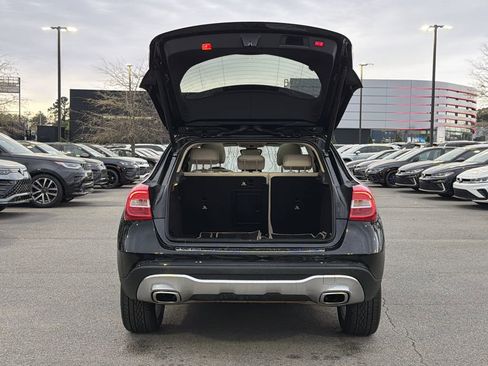 Used 2018 Mercedes-Benz GLA 250 4MATIC image 14