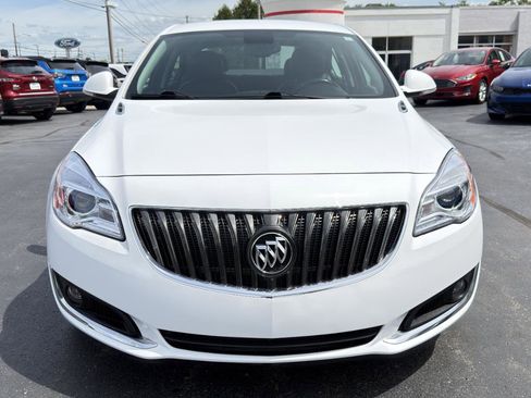 Used 2017 Buick Regal Sport Touring FWD image 6