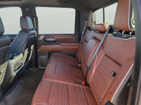 Certified 2024 GMC Sierra 2500 Denali Ultimate image 13