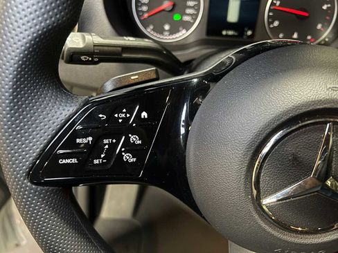 Used 2025 Mercedes-Benz Sprinter 2500 image 22