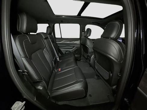 New 2025 Jeep Grand Cherokee Limited w/ Luxury Tech Group II image 31