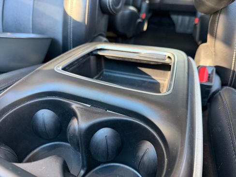 Used 2022 Chrysler Pacifica Touring-L image 15