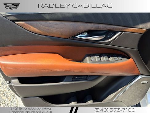 Used 2017 Cadillac Escalade ESV Luxury AWD/4WD image 4