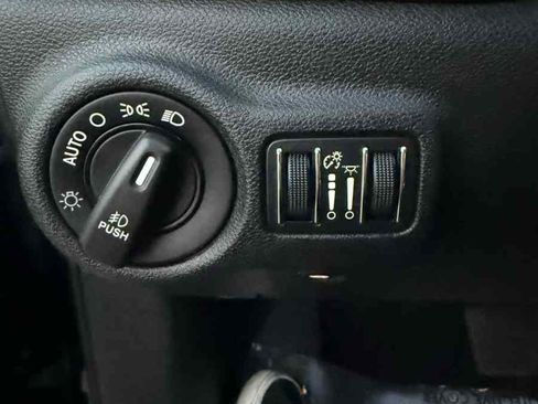 Used 2015 Dodge Dart SXT image 24