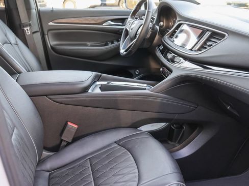 Used 2022 Buick Enclave Avenir w/ Avenir Technology Package AWD/4WD image 19