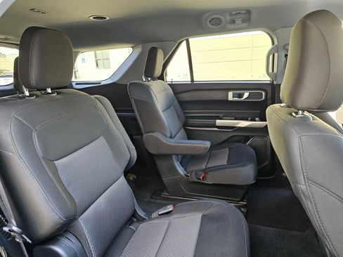 Used 2023 Ford Explorer XLT image 16