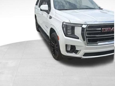 Used 2024 GMC Yukon XL SLT w/ SLT Luxury Package AWD/4WD image 3