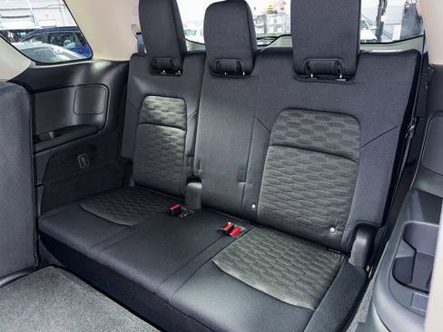 New 2026 Nissan Pathfinder SV image 31