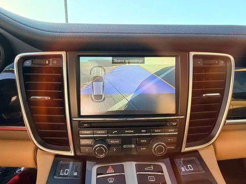 Used 2016 Porsche Panamera image 22
