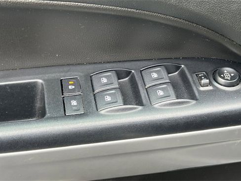 Used 2020 Chevrolet Colorado LT w/ Colorado RST Special Edition image 12