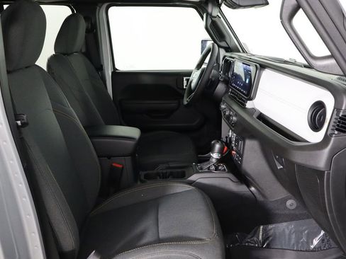 Used 2024 Jeep Wrangler Willys image 13