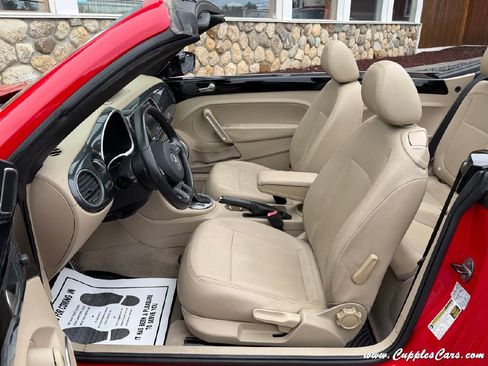 Used 2013 Volkswagen Beetle 2.0T image 4
