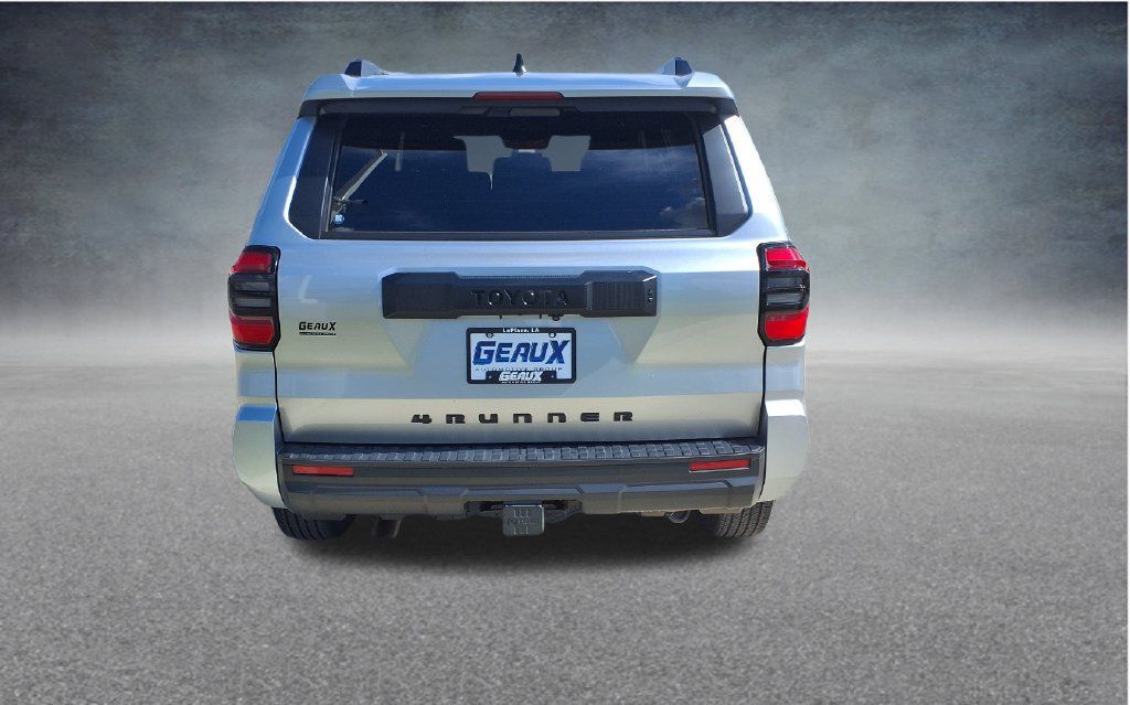 Used 2025 Toyota 4Runner SR5 AWD/4WD image 6