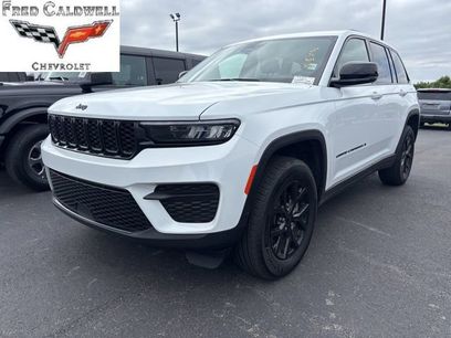 Used 2025 Jeep Grand Cherokee Altitude