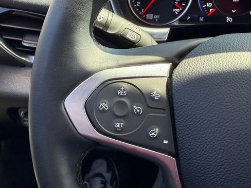 Used 2023 Chevrolet Traverse High Country FWD image 37