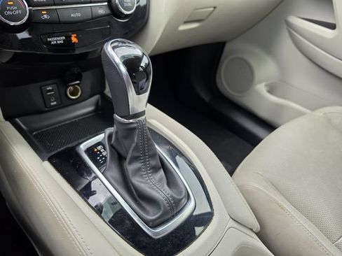 Used 2017 Nissan Rogue Sport SL FWD image 29