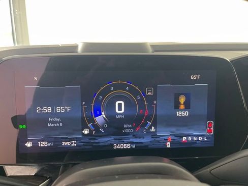 Used 2025 Chevrolet Suburban Z71 image 40