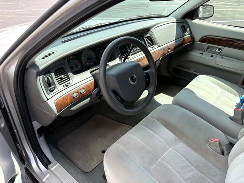 Used 2005 Mercury Grand Marquis GS image 47