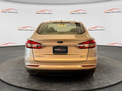 Used 2019 Ford Fusion SE image 8