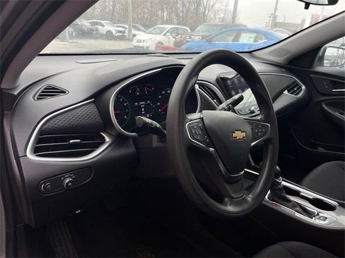 Used 2024 Chevrolet Malibu LT image 9
