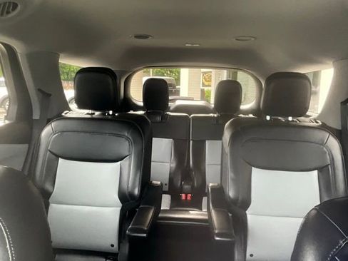 Used 2023 Ford Explorer XLT w/ Equipment Group 202A RWD image 14