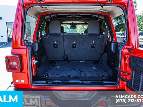 Used 2025 Jeep Wrangler Unlimited Sahara AWD/4WD image 24