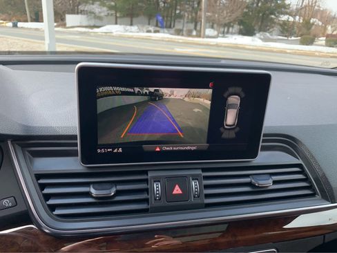 Used 2020 Audi Q5 Premium Plus w/ Premium Plus Package image 18