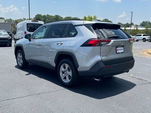 Used 2025 Toyota RAV4 XLE FWD image 5