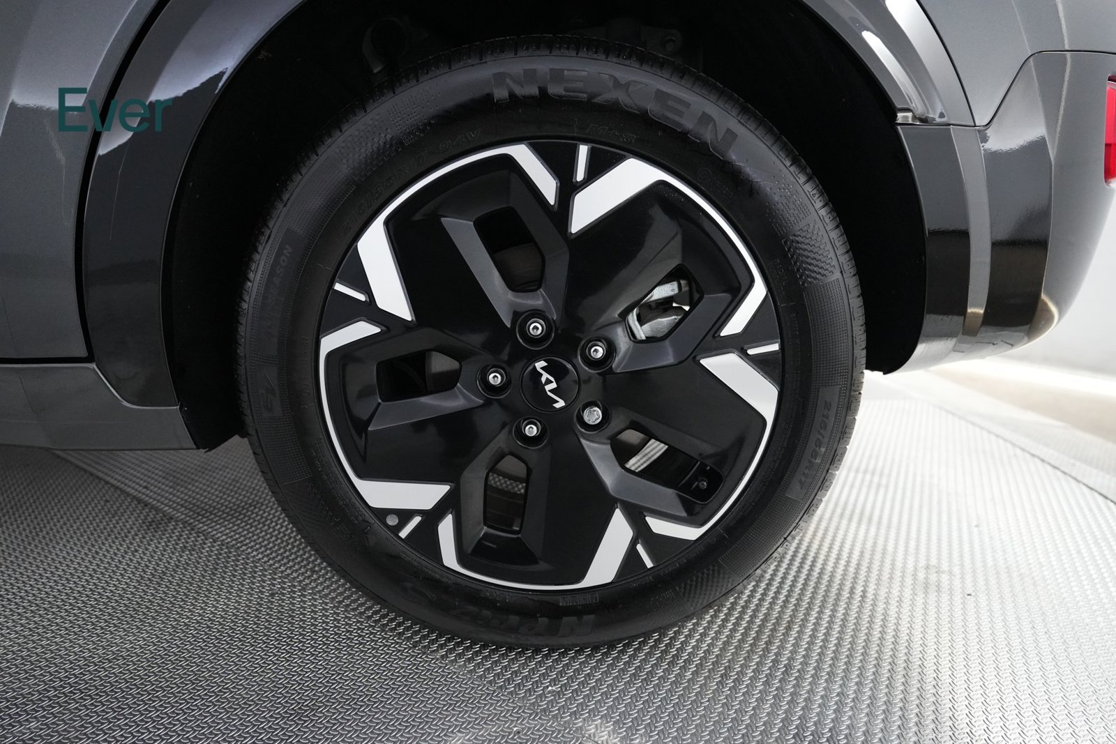 Used 2025 Kia Niro Wind FWD image 9