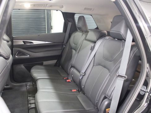 Certified 2025 INFINITI QX60 Luxe w/ Vision Package image 37