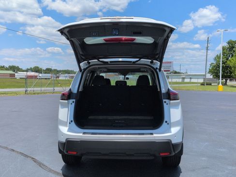 Used 2025 Nissan Rogue SV w/ SV Premium Package FWD image 32