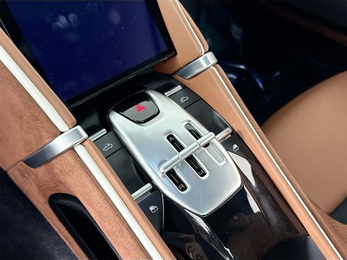 Certified 2024 Ferrari Roma Spider image 14