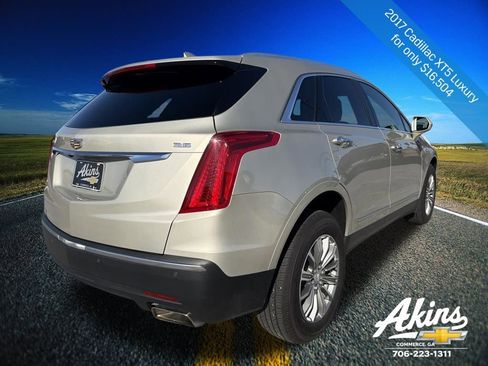 Used 2017 Cadillac XT5 Luxury w/ Driver Awareness Package image 7