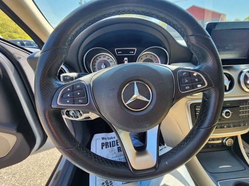 Used 2017 Mercedes-Benz GLA 250 4MATIC image 17