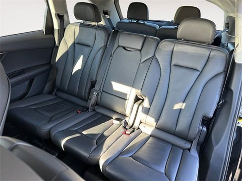 Used 2023 Audi Q7 3.0T Premium Plus image 13